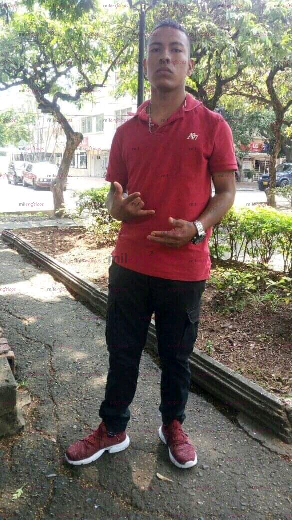 FOTOS DE CALIENTE Y ATENTO 3 DISCRETO. JUGUETON ATENTO CON LAS PERSONAS