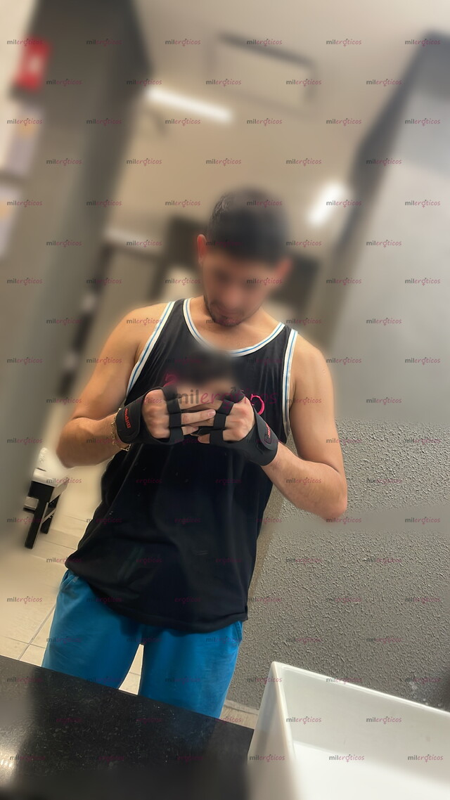 FOTOS DE JOVEN GUAPO, CON 19 CM DE PLACER. TODO CON ABSOLUTA DISCRECIÓN