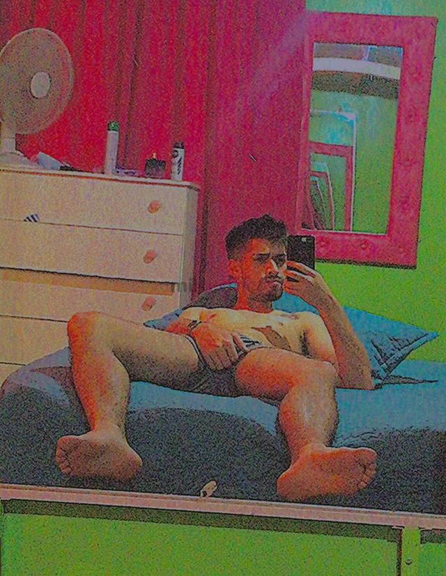 James en tu ciudadcuento con lugar y realizo domicilios llamame o escribememasajes trios morbos etc chileno bisexual disponible para el mejor morbo fe...
