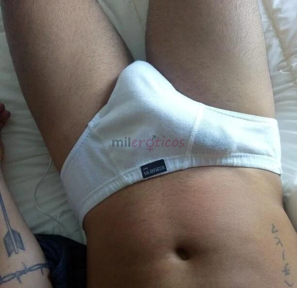 Sou moreno safado disponivel a satisfazer desejos com muita putaria e fantasias gostosasestou disponivel para homens casados que procuram sigilo e des...