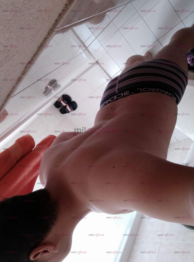 FOTOS DE JOVEN UNIVERSITARIO CALIENTE, COMPLACIENTE Y EDUCADO