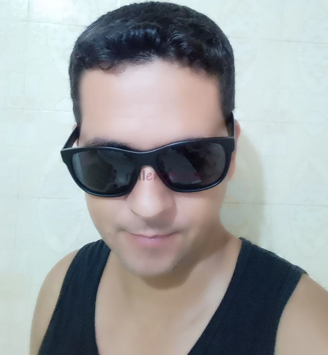 Meu nome e eltonboy bonito discreto higienico safadinho otima companhia para voce realizar seus desejos com seguranca e sigilo meu perfil branco cabel...