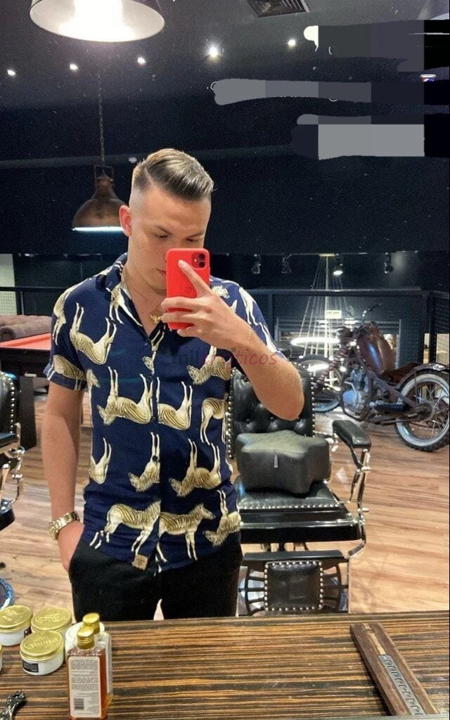 O garoto theus souza20 anos1 70 de altura68 kgbronzeadocom tatuagensbunda grandepes 39pau macio 19 cm o encontro o sexo carinho beijo a conversa tudo...