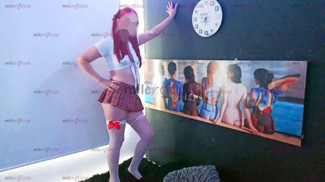 FOTOS DE LINDA NINFÓMANA MUY FANTASIOSA, CON UN CHOCHITO MOJADO