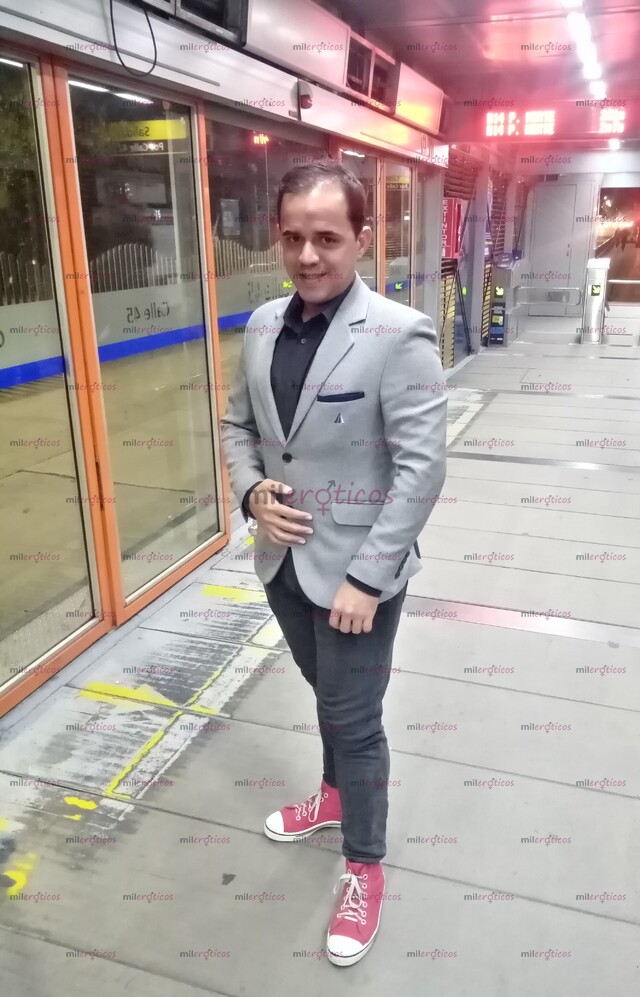 FOTOS DE LLEGA A BOGOTA GINO MATEUS.... CHICO DISPUESTO A CUMPLIR TUS SUEÑOS....