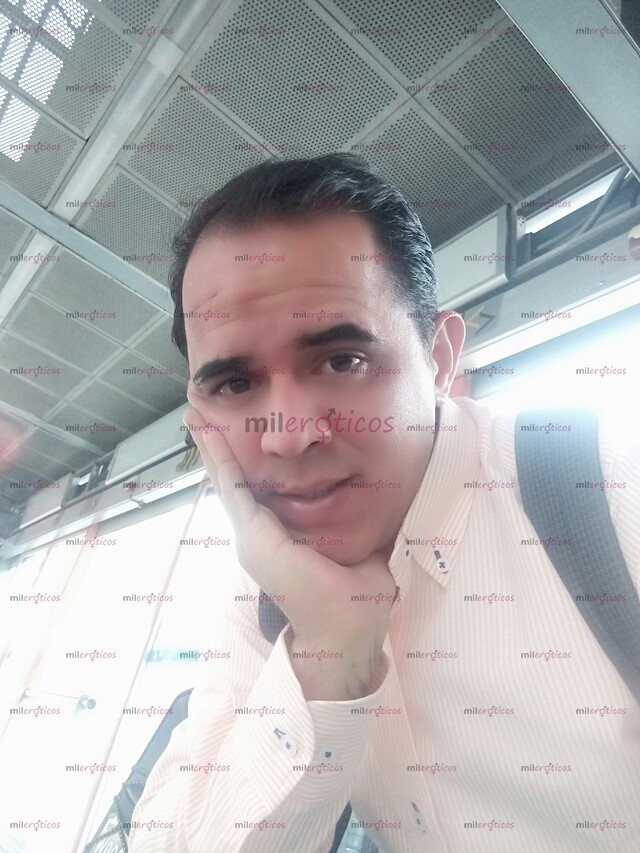 FOTOS DE LLEGA A BOGOTA GINO MATEUS.... CHICO DISPUESTO A CUMPLIR TUS SUEÑOS....