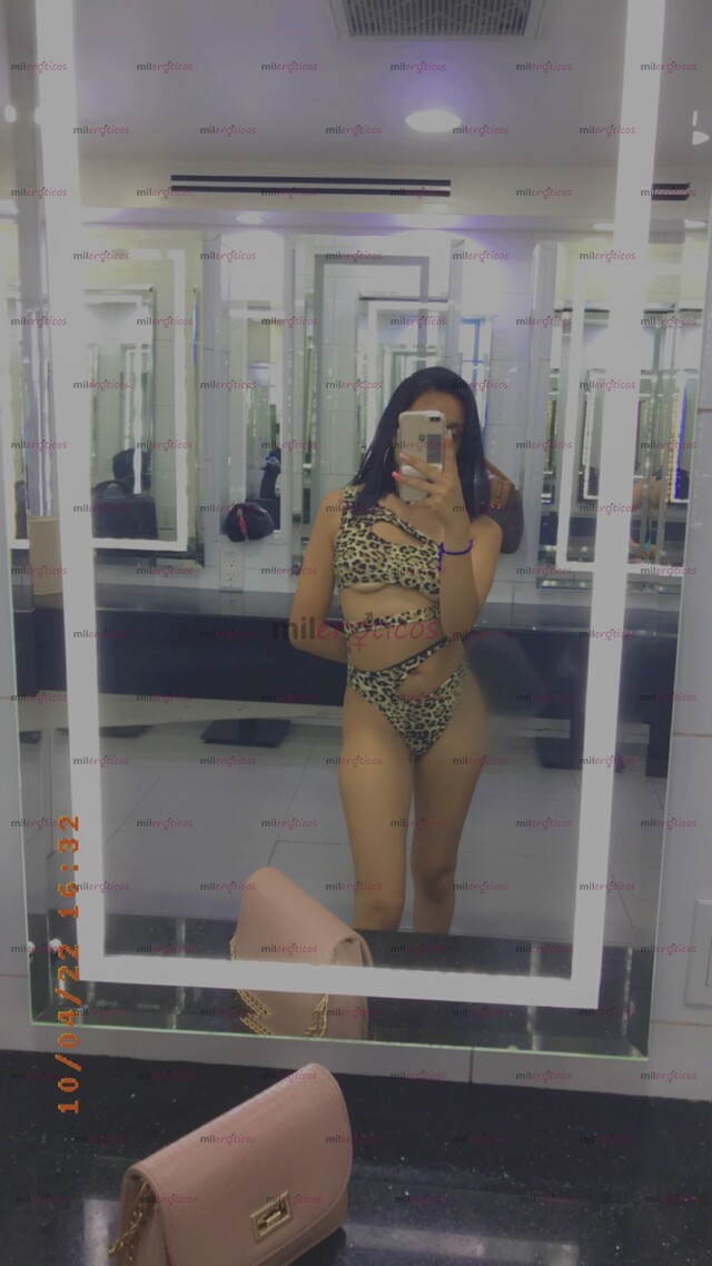 FOTOS DE SENCILLA CALIENTE TÍMIDA EXTROVERTIDA HABLADORA Y SONRIENTE