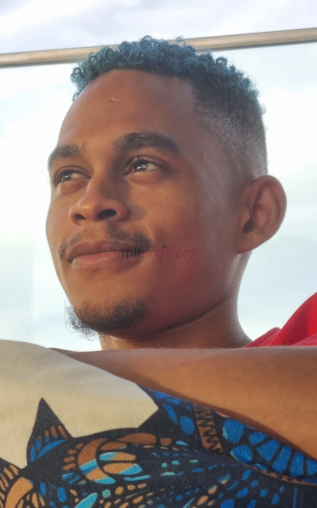 Ta afim de uma curticao com um novinho ativo voce acabou de encontrar me chamo lucas tenho 19 anos 20 cm de dote e sou muito safado carinhoso e estou...