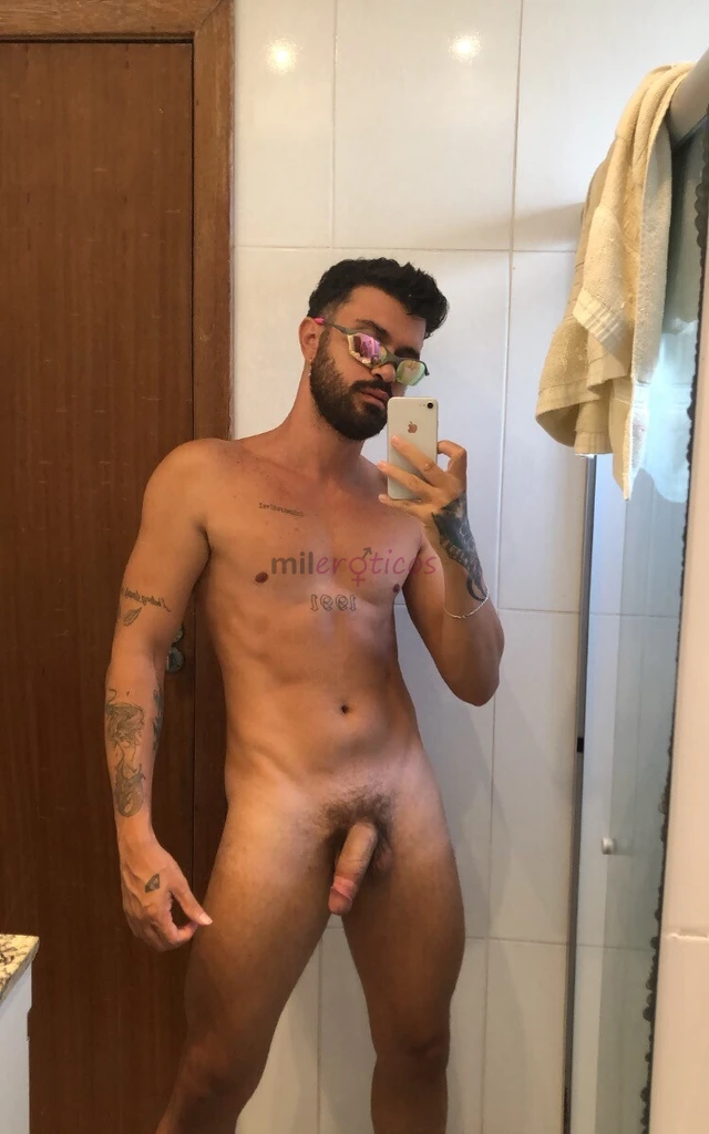 Me chamo rafael sou um putinho de 26 anos branco safado discreto gostoso tenho 1 78 de altura 82 kg jeito de macho curta temporada em salvador amp sem...