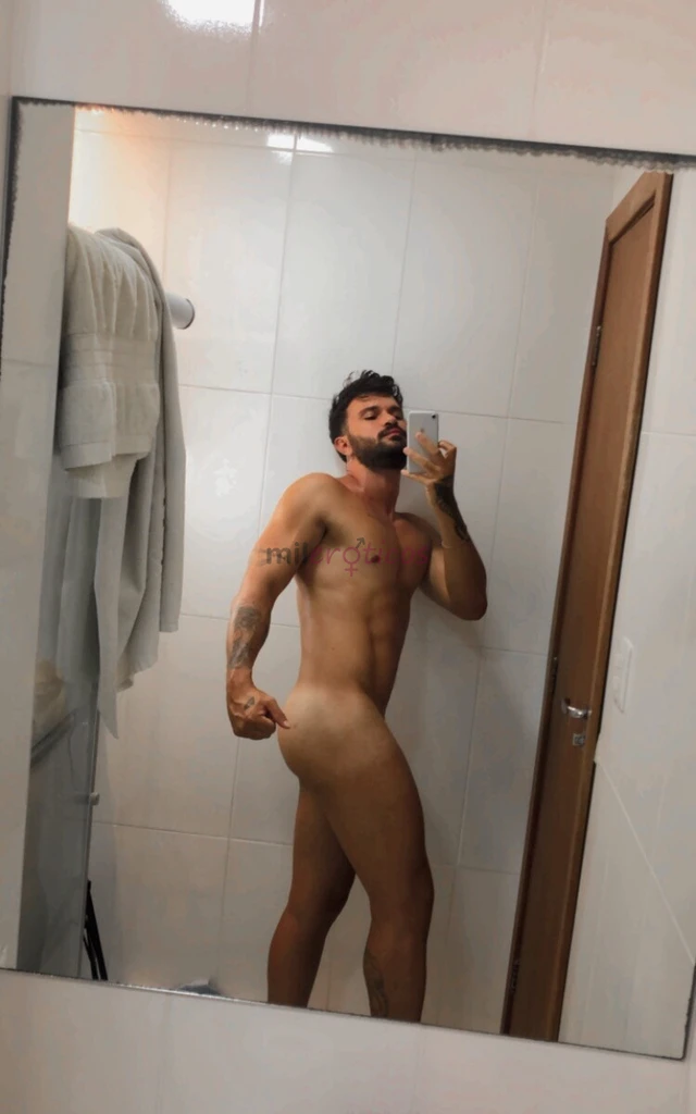 Me chamo rafael sou um putinho de 26 anos branco safado discreto gostoso tenho 1 78 de altura 82 kg jeito de macho curta temporada em salvador amp sem...