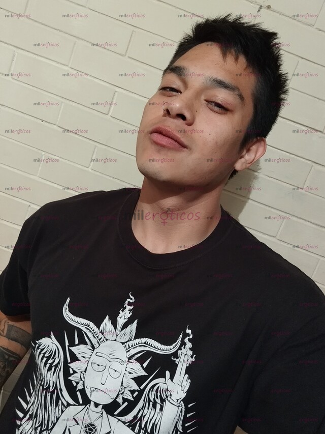 FOTOS DE MORENITO JOVEN Y LLENO DE ENERGÍA LISTO PARA COMPLACERTE, TRABAJO SERIO