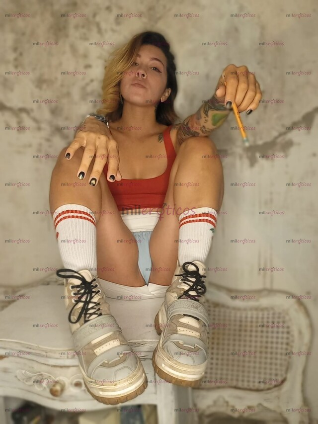 FOTOS DE PUEDES DISFRUTAR DE UN EXCELENTE CONTENIDO, SI EL VOYERISMO ES LO TUYO HABLAME.