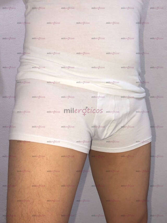 FOTOS DE JOVEN DE 24 AÑOS CON MICROPENE, AMABLE, LIMPIO, DISCRETO