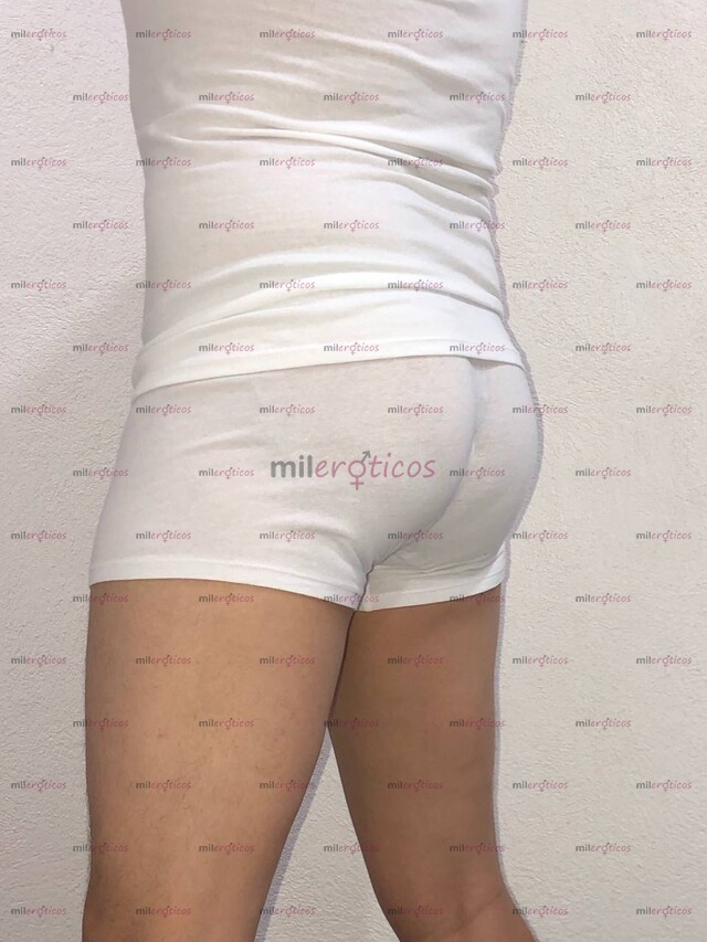 FOTOS DE JOVEN DE 24 AÑOS CON MICROPENE, AMABLE, LIMPIO, DISCRETO