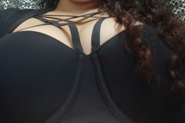 Tetona culona que le encanta que me pongan en 4 disponible siempre comunicate conmigo no te arrepentiras de estar ami lado trabajo por momento media y...