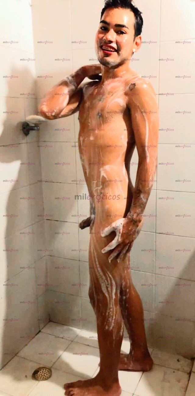 FOTOS DE CHICO DE PASO MUY COMPLACIENTE PARA PASAR UN MOMENTO MUY ARDIENTE CON EL