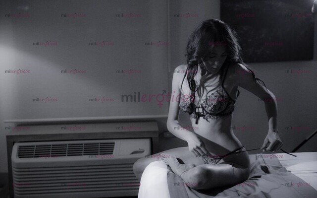 FOTOS DE UNA FLOR, UNA NIÑA MUJER, LIBRE COMO EL VIENTO. VÁMONOS PARA UNA CITA