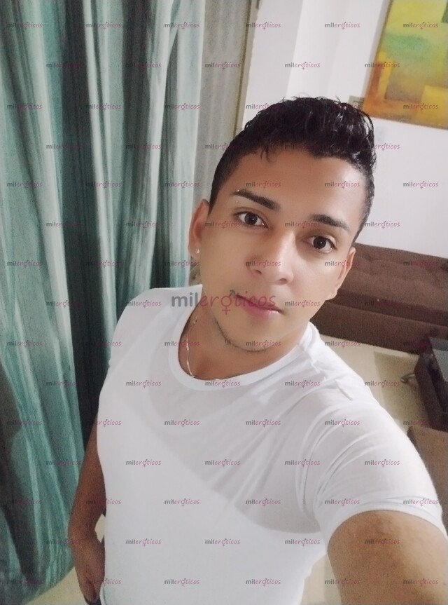 FOTOS DE COSTEÑO ARDIENTE CON MUCHAS DE GANAS DE DEJARTE LLENITA DE LECHE