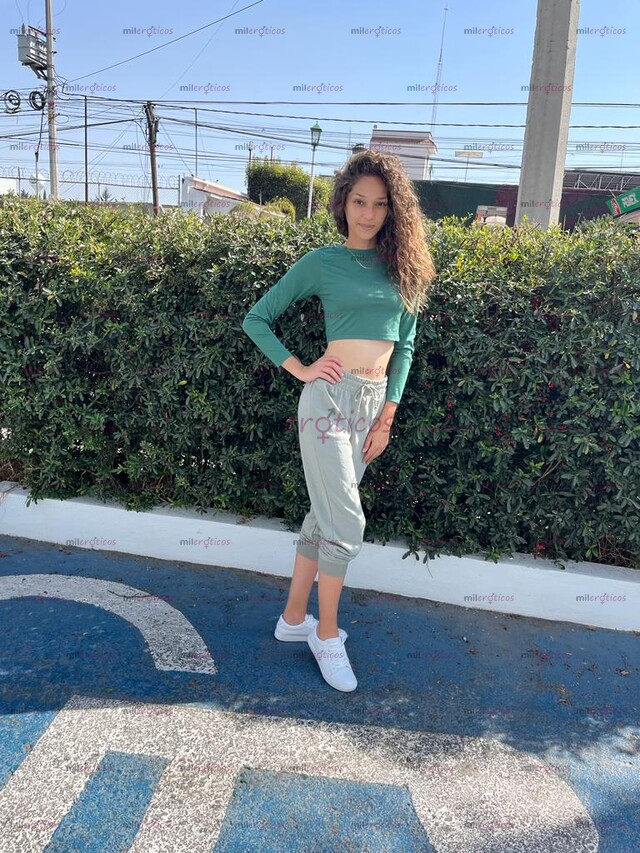 FOTOS DE AMIRA EXTROVERTIDA CHICA SONRISA ADICTA AL PLACER