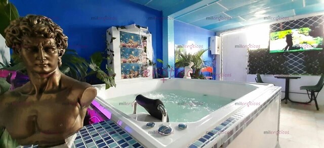 FOTOS DE TE IMAGINAS 6 MACHOS TIRANDO LECHE EN JACUZZI MARZO 19 MANIZALES THERMAS SAUNA