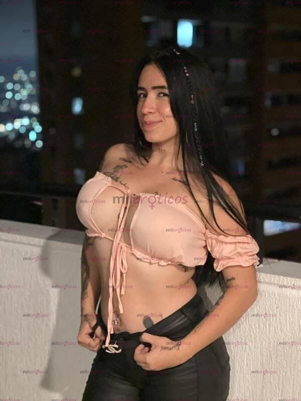 FOTOS DE LO MAS SEXY CON MIL DE SONRISAS SIEMPRE ATENTA