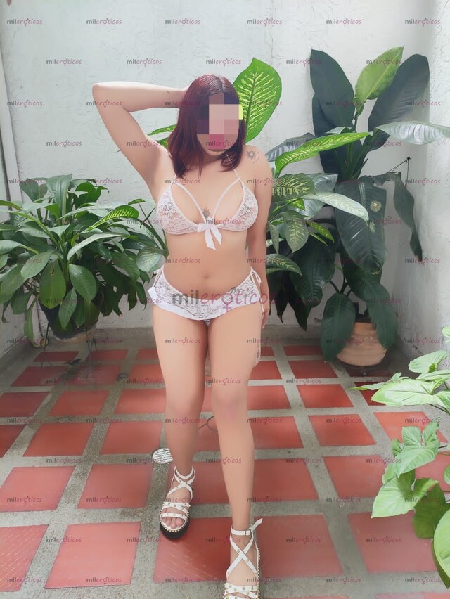 FOTOS DE UNA PERRITA RECIEN LLEGADA CON GANAS DE UNA BUENA VERGA LA MAS COMPLACIEN