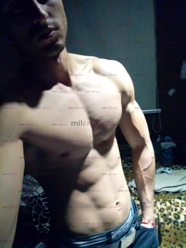 FOTOS DE ALEX, EL MÁS VERGÓN Y COGELONA DE LA PLATAFORMA.