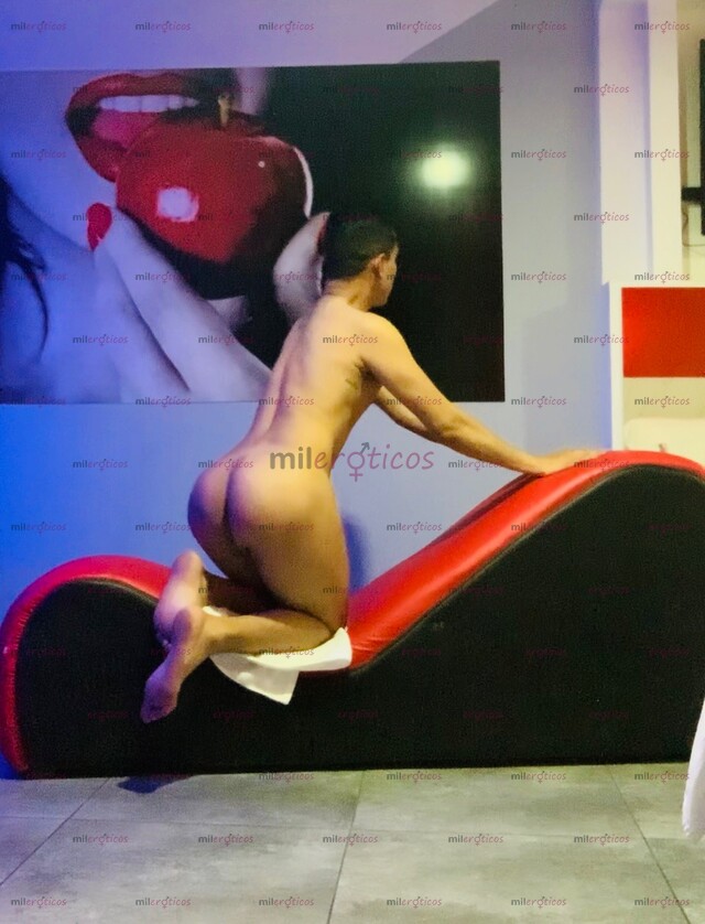 FOTOS DE UN RICO CULITO Y VERGÓN LLENO DE LECHE PARA TI