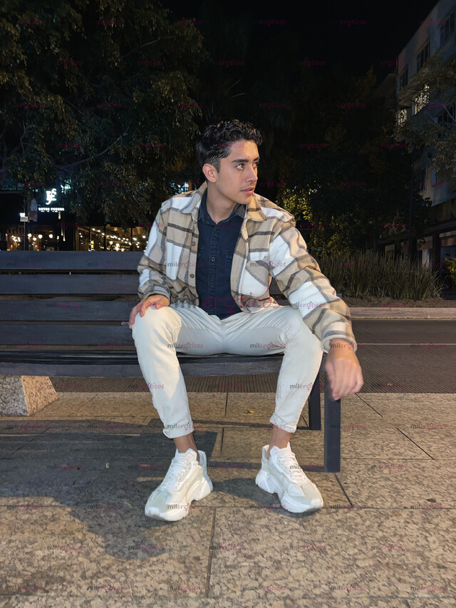 FOTOS DE NICOLÁS LLEGANDO A CDMX. LINDO, ATRACTIVO Y JOVEN.