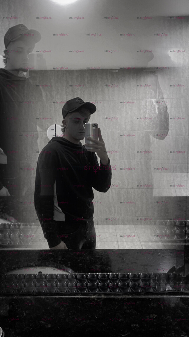 FOTOS DE VENEZOLANO ARRECHO, LECHERO, DISPUESTO A COMPLACERTE.