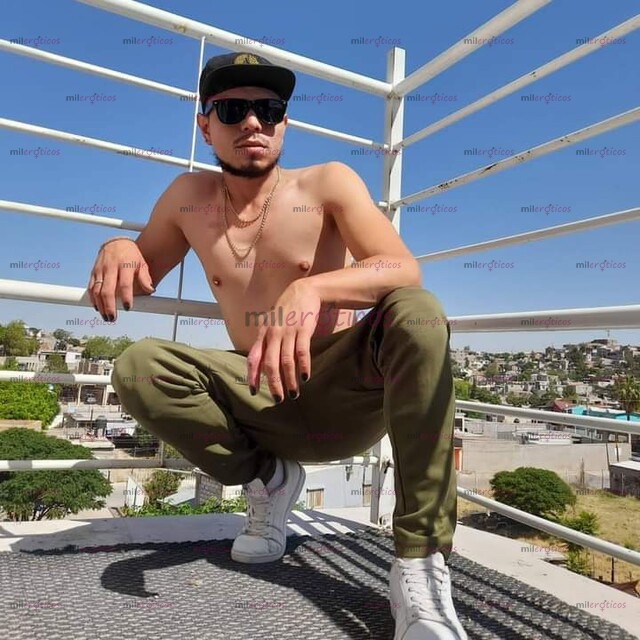 FOTOS DE VATO VARONIL.20CM DE VERGA Y RICO CULO.MUY CALIENTE.