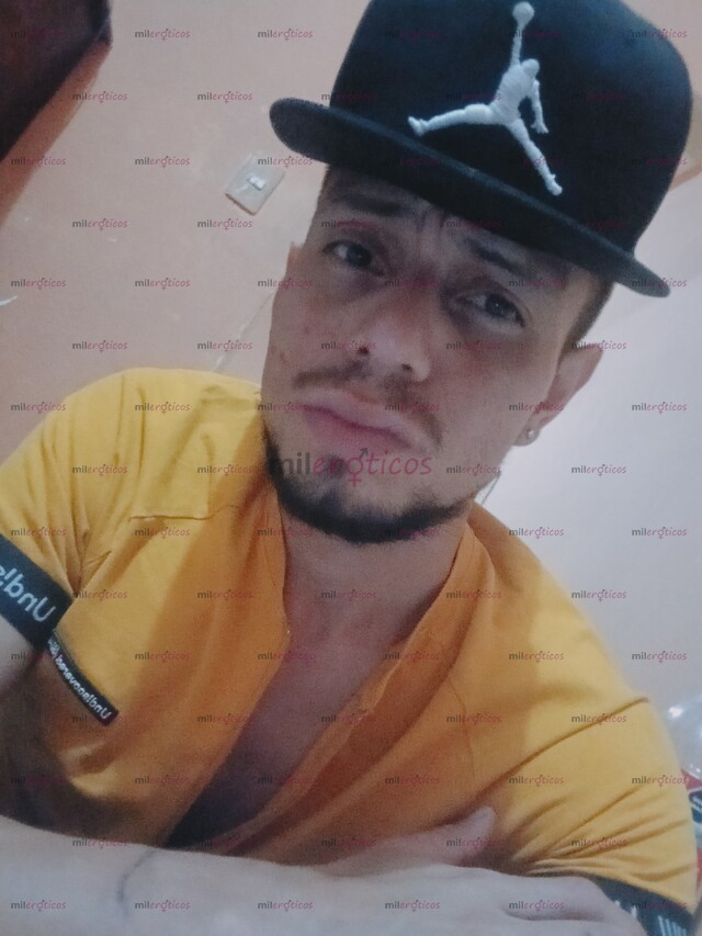 FOTOS DE VATO VARONIL.20CM DE VERGA Y RICO CULO.MUY CALIENTE.