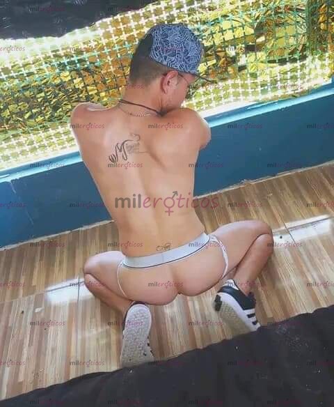 FOTOS DE VATO VARONIL.20CM DE VERGA Y RICO CULO.MUY CALIENTE.