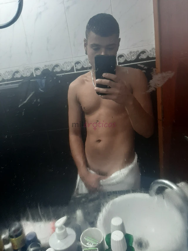Ola sou leandro seu acompanhante para todas as horas agende seu horario sou magro 1 73 mm 60 kg tenho 19 cm de pauzao grosso e cabecudo para voce deli...