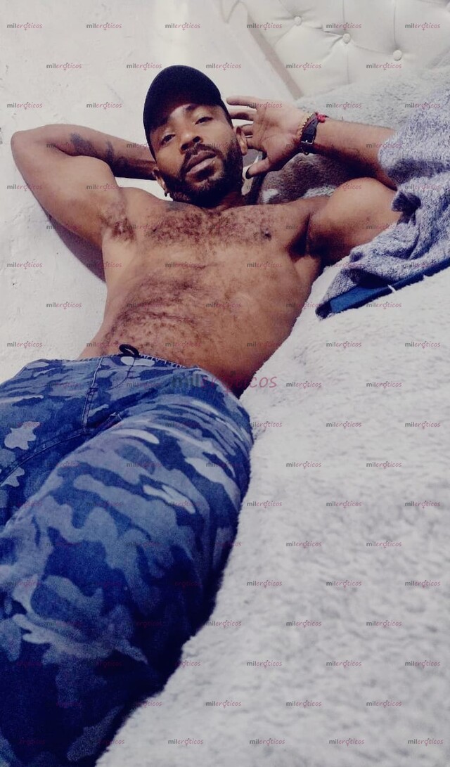 FOTOS DE CUBANO AFRO CON UN PINGON DE 22 CENTÍMETRO. PARA DARTE PLACER