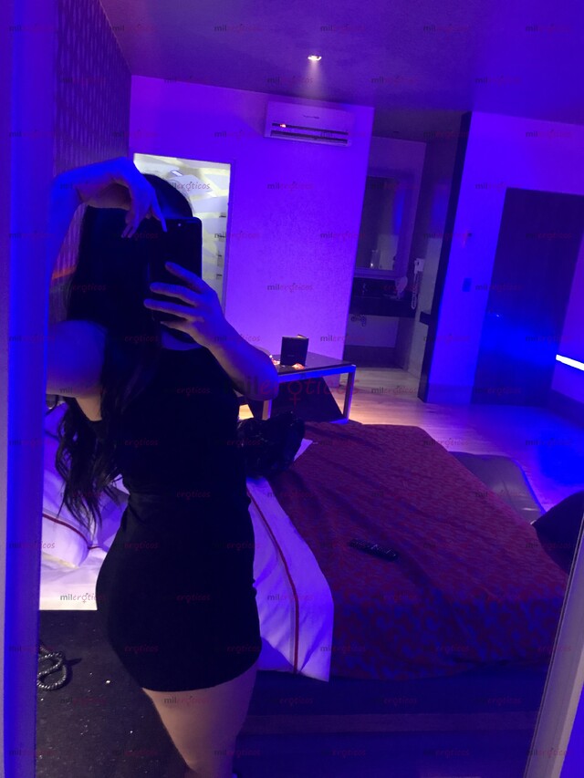 FOTOS DE MUY CALIENTE, ACCESIBLE Y COMPLACIENTE NENA DE 21 AÑOS SERVICIO VIP
