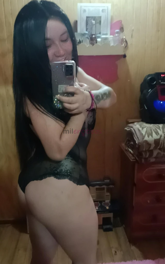 Hola bebe nueva por estos lados con ganas de pasarlo rico soy una chica chilena blanquita dispuesta a complacerte en todo lo que quieras hago salidas...