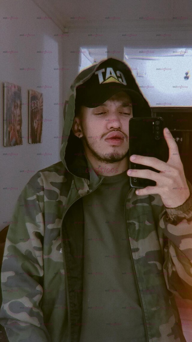 FOTOS DE FLACO VERGÓN TATUADO COMPLACIENTE Y SERIO LISTO PARA PARCHAR