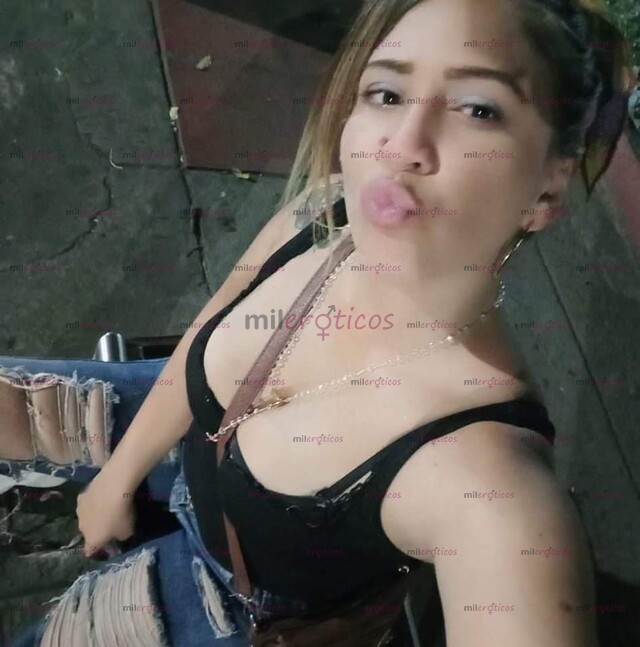 FOTOS DE ESTRELLA RECIEN LLEGADA LISTA PARA HACER TODOS TUS DUEÑOS UNA REALIDAD