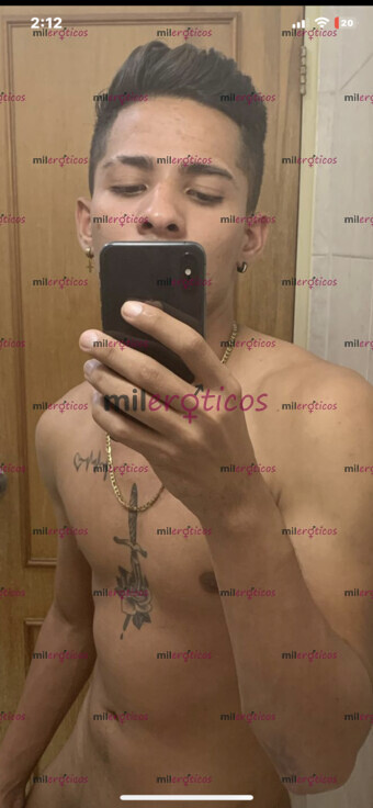 FOTOS DE VENEZOLANO VERGON TAYLER DISPUESTO A COGER RICO