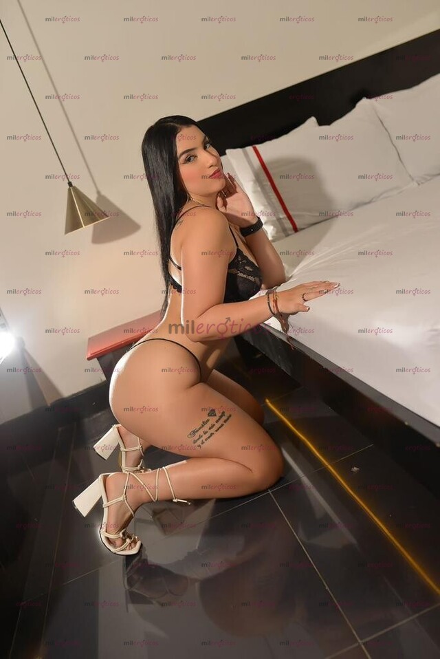 FOTOS DE CAMILA Y ENCANTADORA MORENA SUOER SENSUAL 20 AÑOS