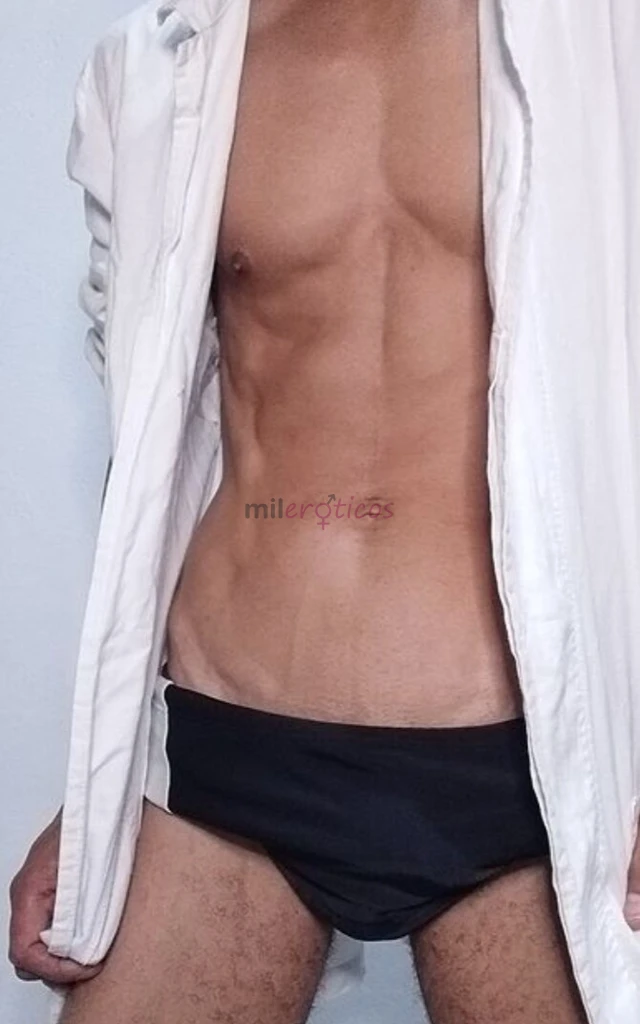 De volta a sao paulo so chamar que agente bate um papo olhos castanhos alt 1 76 e 53 kilos magro moreno claro nao atendo mulheres ou casais heteros ma...