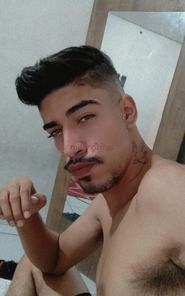 Primeira vez aqui nesse site ativo safado pegada firme de macho local discreto e facil acesso rola beijo sarro oral sem frescuras chama ae e bora goza...