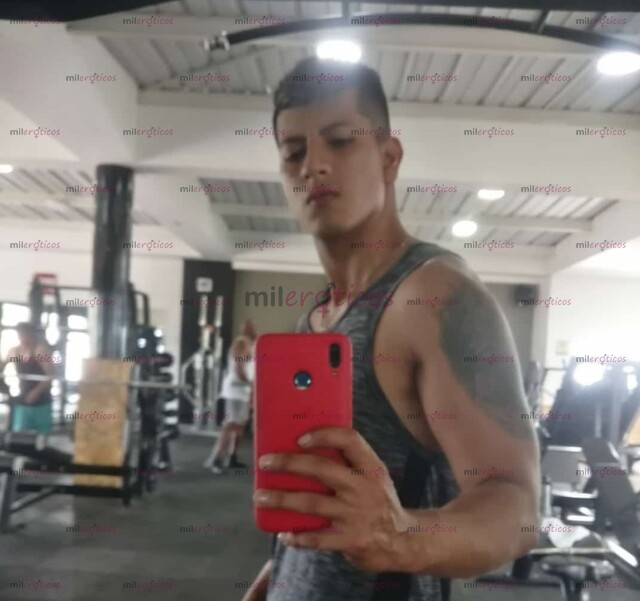 FOTOS DE DE NUEVO DISPONIBLE EN EL BULEVAR SERIO Y COMPLACIENTE