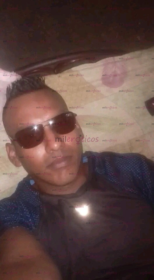 FOTOS DE SOY MORENO DE HOJOS NEGRO Y DE ESTATURA 1.70