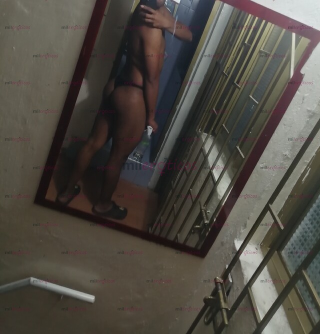 FOTOS DE MORENO CANDENTE Y BAILARÍN EXTROVERTIDO