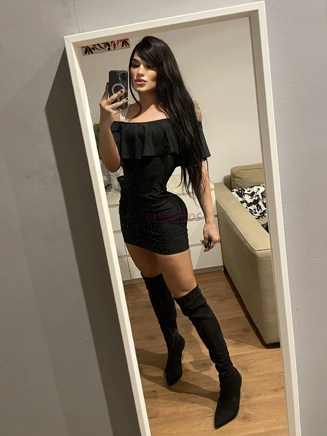 Hola soy maya estaniecki brasilena 24 anos 1 80 de altura y 19 cm servicio exclusivo y unico linda chica trans brasilena tatuada hormonada femenina cu...