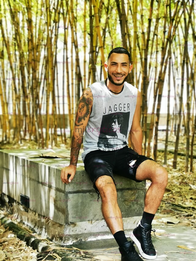 FOTOS DE CHICO JOVEN CON DISPOSICIÓN Y GANAS DE UNA BUENA COMPAÑÍA.