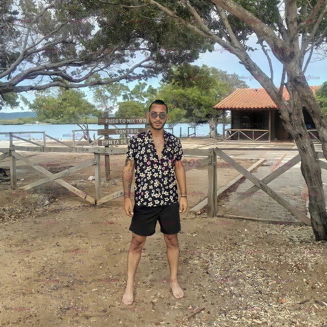 FOTOS DE CHICO JOVEN CON DISPOSICIÓN Y GANAS DE UNA BUENA COMPAÑÍA.