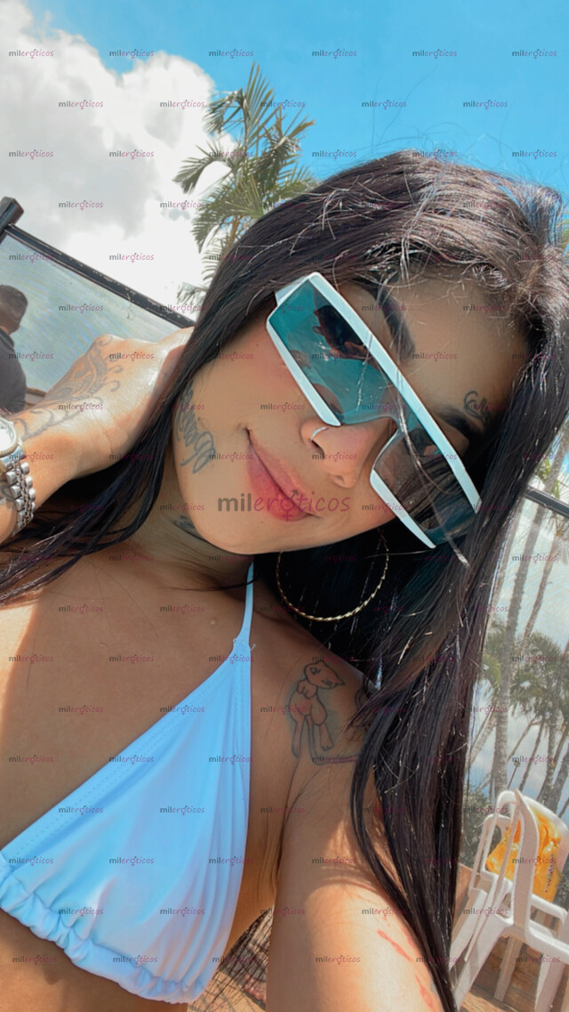 FOTOS DE LINDA CHICA TRANS TATUADA VERGONA 20CM GRUESA VERSÁTIL